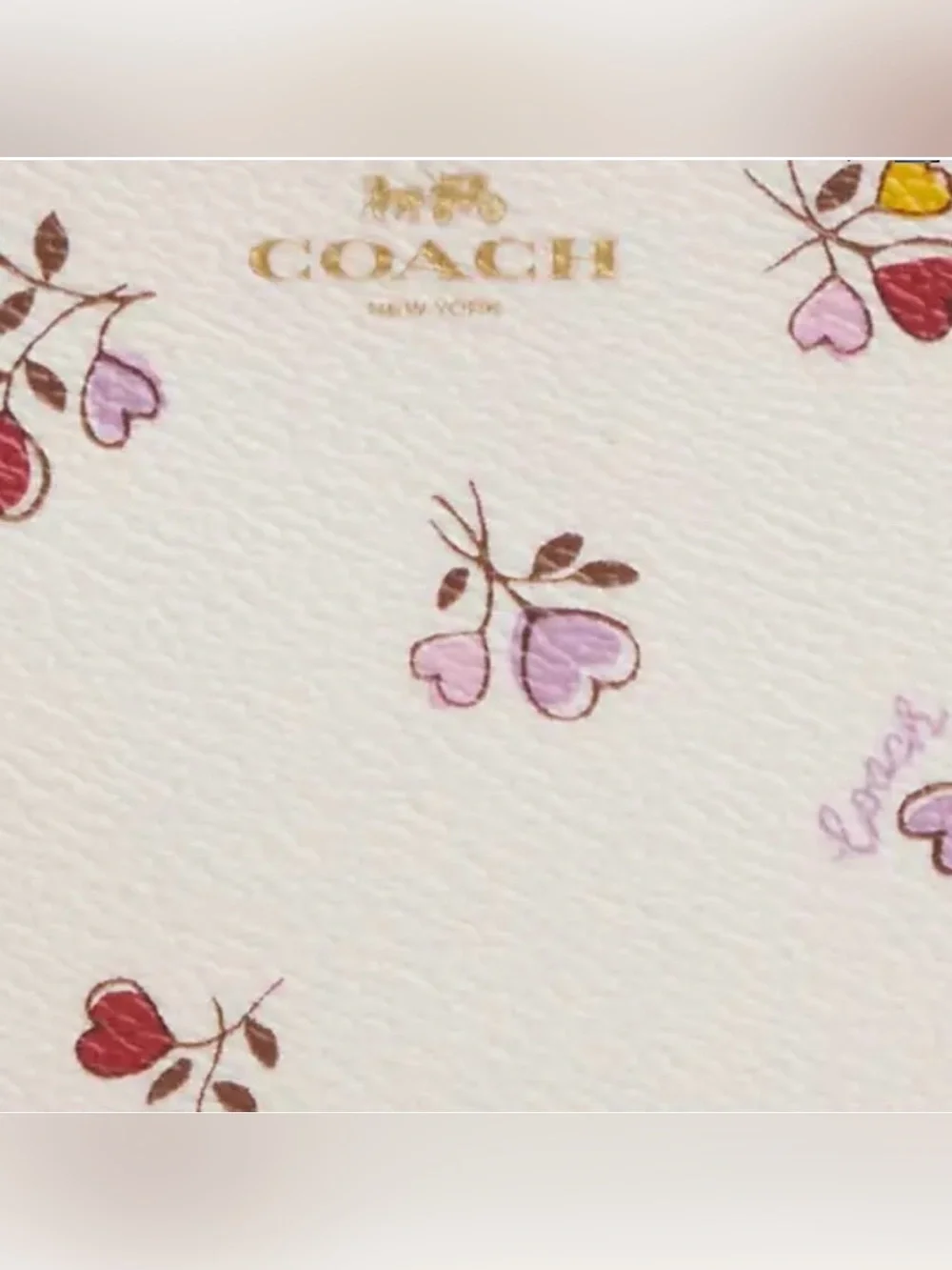 Coach Corner Zip Wristlet in Heart Print. NWT